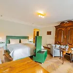 Hotel Romantik Meisenheimer Hof 3*